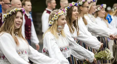 آشنایی با مردم استونی (Estonians)