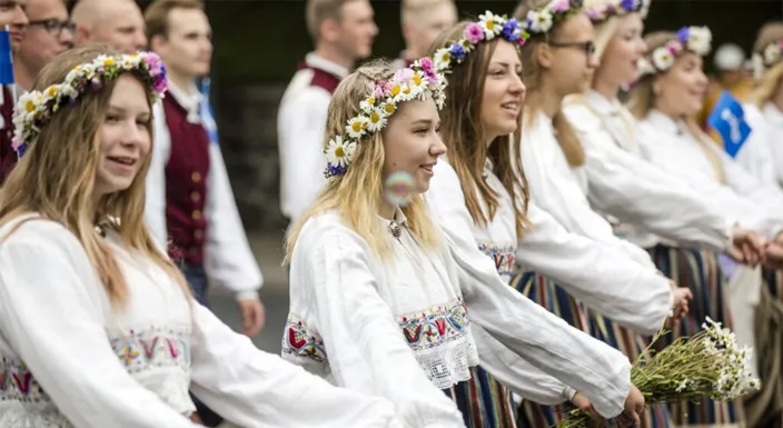 آشنایی با مردم استونی (Estonians)